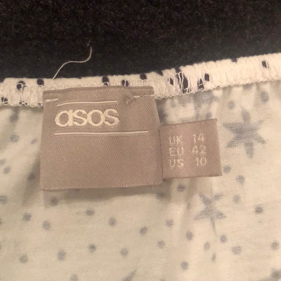 An off the shoulders mini dress with stars and tie - Picture 3 of 3